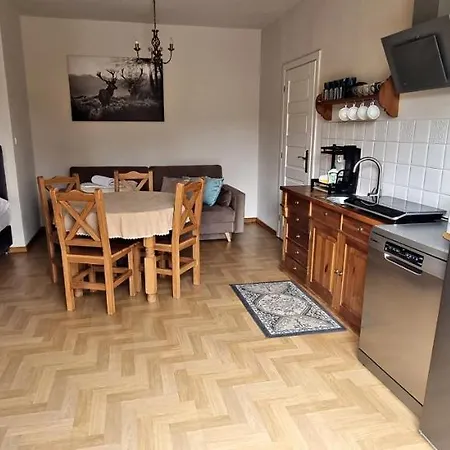 Gabi Z Balią W Ogrodzie