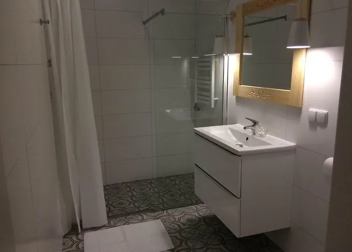 Gabi Z Balia W Ogrodzie Feriehus *